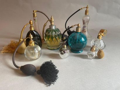 null Set of seven perfume sprays.

Size (of the most important piece): 20 cm.

Two...