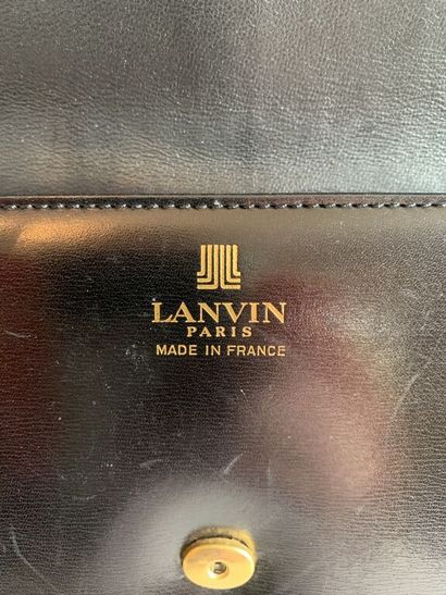 null LANVIN PARIS

Stiff bag with shoulder strap in brown smooth leather with snake...