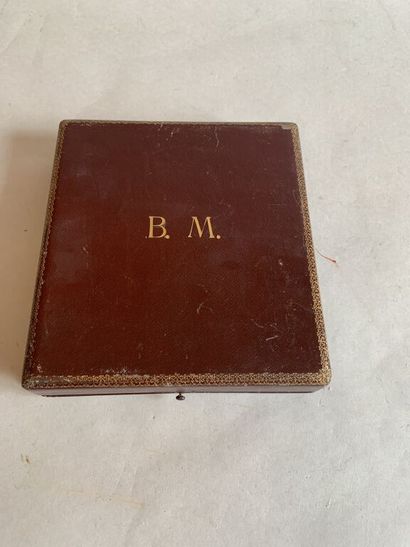 null Book of hours in-4 in dark brown grained leather, the edge gilt, monogrammed...