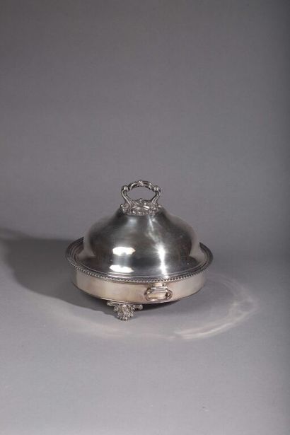 null Covered circular bowl and its heater in silver plated metal, the catch with...