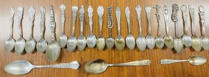 null [UNITED STATES]

24 collectible spoons in metal.