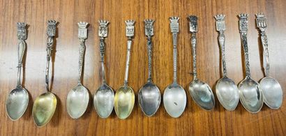 [CENTER]

Lot of 10 silver collection spoons...