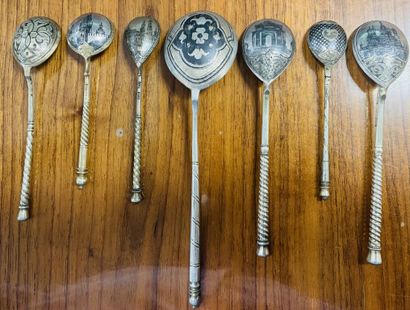 RUSSIA

7 silver spoons (84 zolotniks) partly...