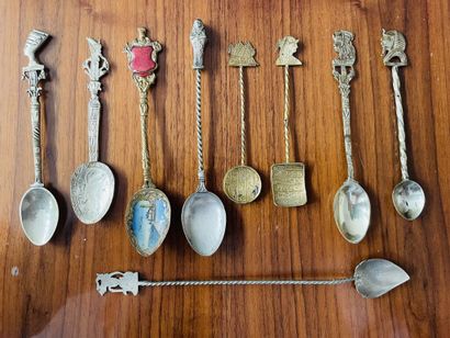 [EGYPT]

Lot of 9 spoons of collection in...