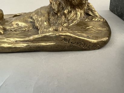null 3 animal subjects in metal or gilded bronze :

- Ad. NEUENS.

Roaring lion.

Plate...