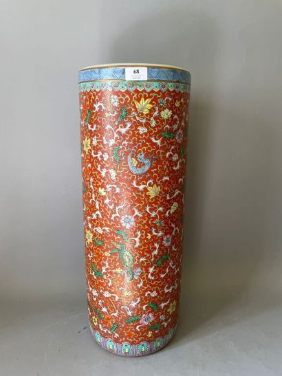 CHINE XXe siècle

Grand vase rouleau porte...