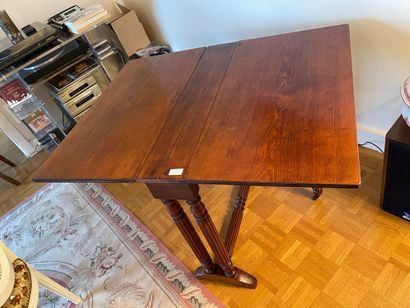 Mahogany gate-leg table.

Size : 68 x 96,5...