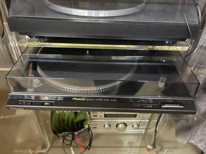 null Meuble plexiglas sur roulettes + Chaîne hifi ONKYO + Tourne-disques TECHNICS...