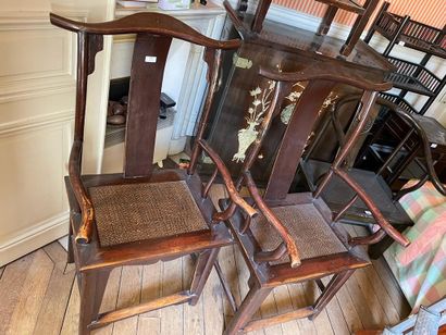 null CHINE XXe siècle

Paire de fauteuils en bois naturel exotique, assise en paillage....