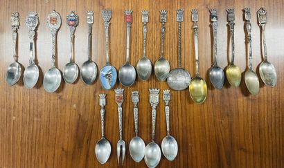 [NORMANDY]

Lot of 18 collector's spoons,...