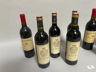 null Dans une caisse : douze bouteilles de vins de Bordeaux comprenant : 

- 4 bouteilles...