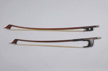 null Double bass bow by Jules Fétique.
Ebony nickel silver frog with silver loop...