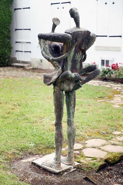 null Louis CANE (1943).
Le couple.
Sculpture en bronze patiné.
Signé sur la base...