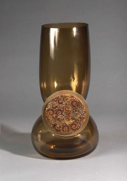null Vanessa MITRANI (1973).
Vase modèle « Ring » en verre soufflé cylindrique pincé...