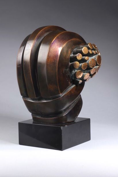 null José SUBIRA-PUIG (1926-2015).
Untitled.
Bronze with patina. Signed on the back...