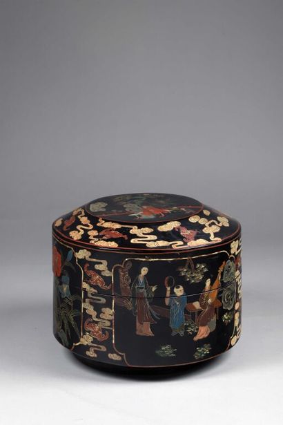 null ERRATUM Numerous restorations /// CHINA.
Circular lacquer box with polychrome...
