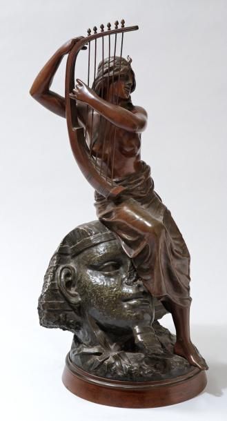 GEORGES CHARLES COUDRAY (CIRCA 1883-1932) «Tahoser». Épreuve en bronze à patine marron...