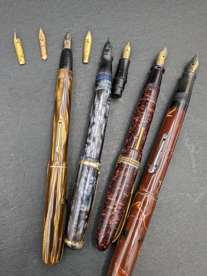 null WATERMAN, EVERSHARP, PARIS STYLO, P.F. 4 bakelite fountain pens, including 3...