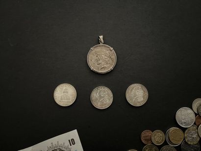null Lot de pièces en argent 900‰ :
- [Etats-Unis]. ONE DOLLAR Peace Dollar, 1922...