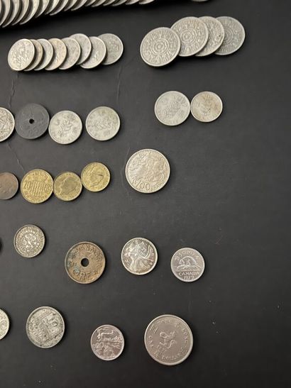 null Lots of coins in various metals: England, Belgium, Monaco, Morocco, Switzerland,...
