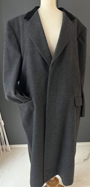 null BOUTIQUE PIERRE CARDIN PARIS. Modèle Auteuil
Pardessus d'homme en laine et cachemire...