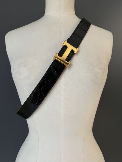 null HERMES PARIS.
Reversible belt in fawn leather and black crocodile (Mississippiensis...