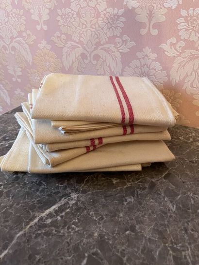 null Lot de linge de maison comprenant serviettes, napperons ...