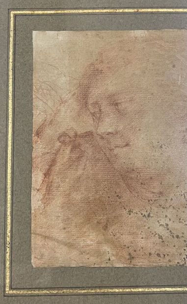 null École française du XVIIIe siècle. 
Portrait d'homme. 
Sanguine. 
12 x 12 cm...