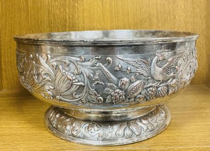 Basin on pedestal in silver plated copper...