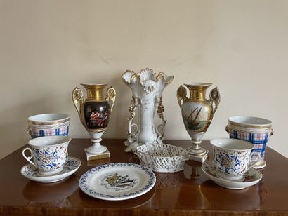 Lot of white porcelain including:
- Bridal...