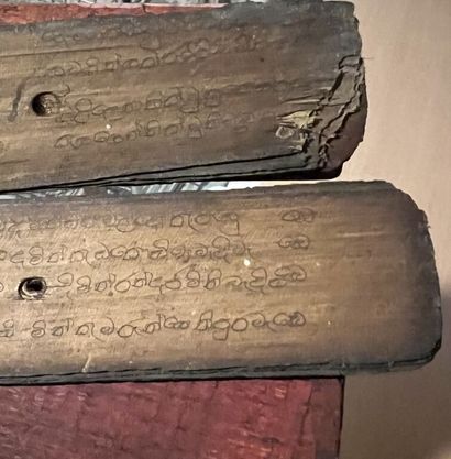 null [INDE DU SUD et SRI LANKA].
Ensemble de trois manuscrits sur feuilles de palme....