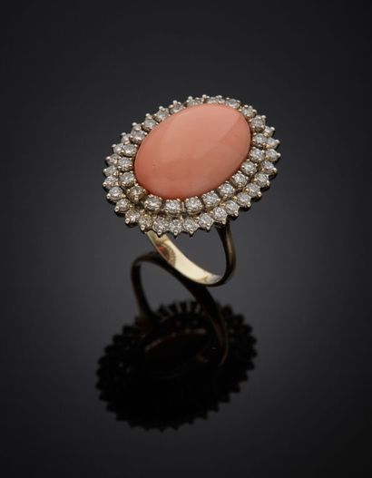 null Cocktail ring in white gold 750 mm adorned with a cabochon of coral angel skin...