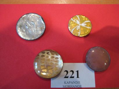 null François HUGO. 1940-1950. 4 boutons en émail vitrifiable sur métal
