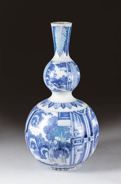 DELFT.
Earthenware double gourd vase with...