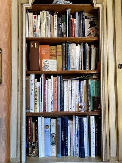 Book collection of around 800 volumes and...