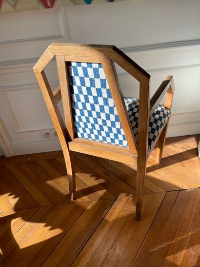 null Art Deco style armchair in veneered wood, openwork back, tapered front legs,...