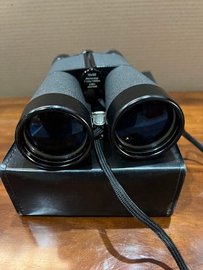 null Set of four binoculars: 
- LOTUS Triple tested coated optics 20 x 50 Field 3°...