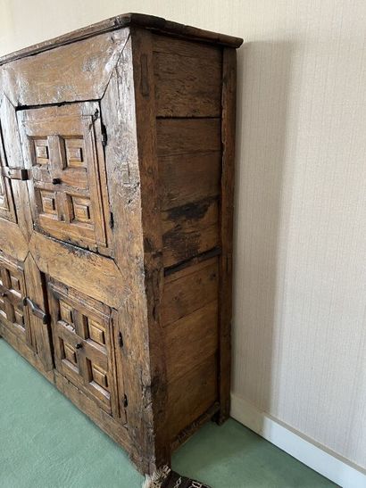 null Natural wood rustic cabinet with four doors. 
Spanish work of the 17th century....