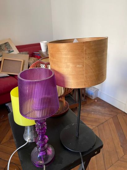 null 4 lounge lamps in violet plastic, chromed metal and yellow glass (INCIDENCE),...