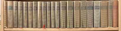 null LA PLÉIADE. 137 vols. de la Bibliothèque and 1 vol. d'Album de La Pléiade in-12,...