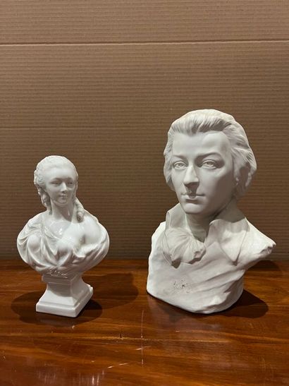 null MANNINI. 
Bust portrait of Mozart. 
Porcelain bisque proof. 
Signed on the back....