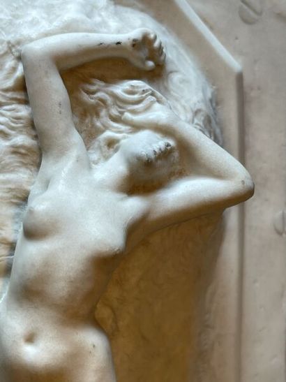 null After Joe DESCOMPS (1869-1950).
Nude woman reclining on an animal skin?
Porcelain...