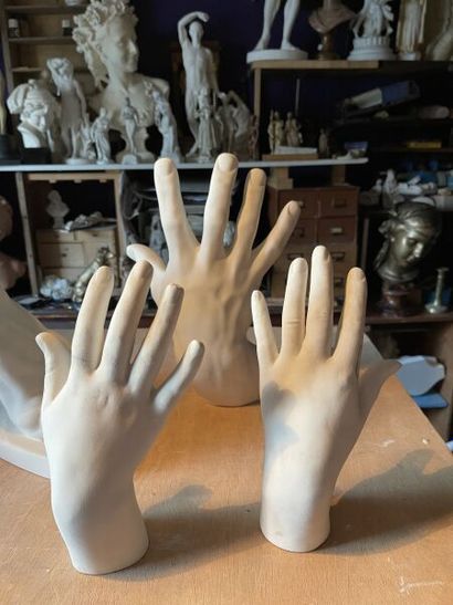 null Six studies of hands and feet.
Edition casts or plaster casts.
32 x 28 cm (for...