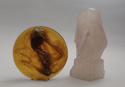 MAISON DAUM NANCY ET OLIVIER BRICE (1933-1989) "Aphrodite" Sculpture en pâte de verre...