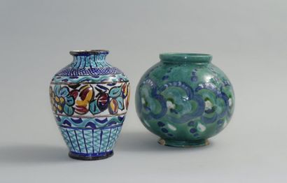 Jean RENOIR (1894-1979) Vase balustre en céramique émaillée à décor peint de fleurs...