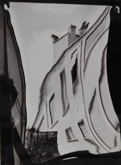 Aurel Bauh (1900-1964) Un coin de ma fenêtre (distorsion), 1930-1934. Épreuve gélatino-argentique...