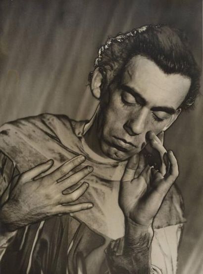 Aurel Bauh (1900-1964) Trixy Checais, danseur (solarisation), 1937-1940. Épreuve...