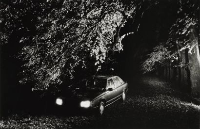 FRANCK HORVAT (NÉ EN 1928) Autoregards: vues de nuit de la Renault R25, 1983. 5 épreuves...