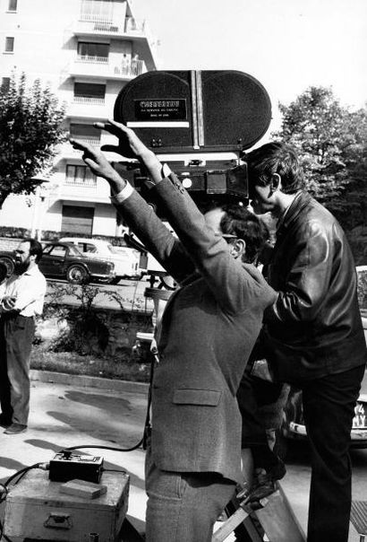 WEEK-END Jean-Luc Godard sur le tournage...