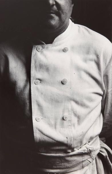 Ralph Gibson (né en 1939) Chef, 1986. Épreuve argentique (c.1980-90) sur papier baryté....